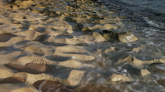 美国夏威夷考艾岛热带海滩海岸线视频素材