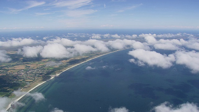 Albaek Bay / Nordjylland，丹麦，WS AERIAL PAN ZI视图视频素材