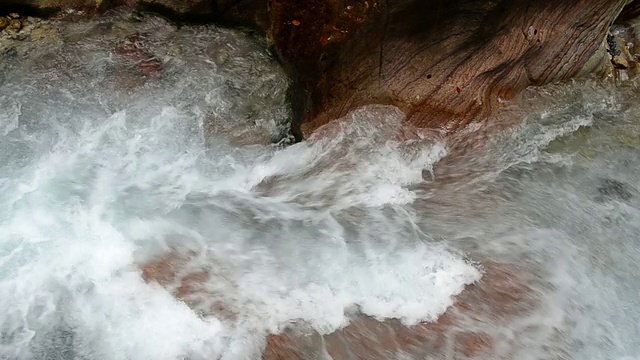 MS Wild river流经Wimbach-Klamm / Berchtesgaden峡谷，Bavaria, Germany视频素材