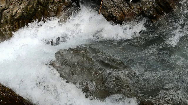 MS Wild river流经Wimbach-Klamm / Berchtesgaden峡谷，Bavaria, Germany视频素材