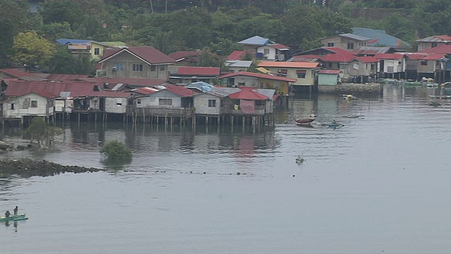 Pan Left Houses on Water宿务Bohol菲律宾视频素材