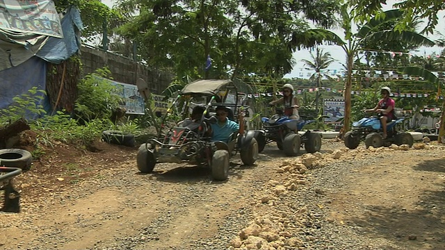 Block Shot Buggy Ride长滩岛阿克兰菲律宾视频素材