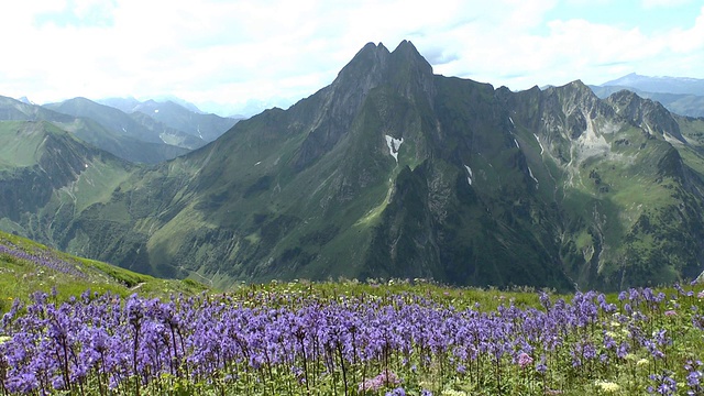 从Laufacher Eck到Hofats山附近的阿尔高阿尔卑斯山/ Oberstdorf，德国巴伐利亚州视频素材