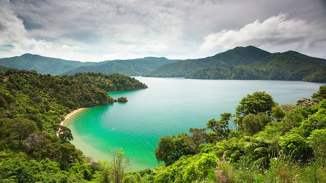 时光流逝:热带海岸线视频素材