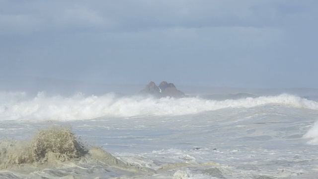 风大浪急的海面视频下载