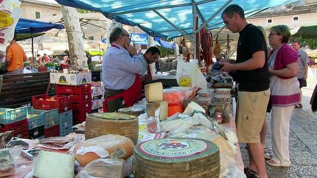 西班牙巴利阿里群岛Pollenca / Mallorca的MS市场日视频素材