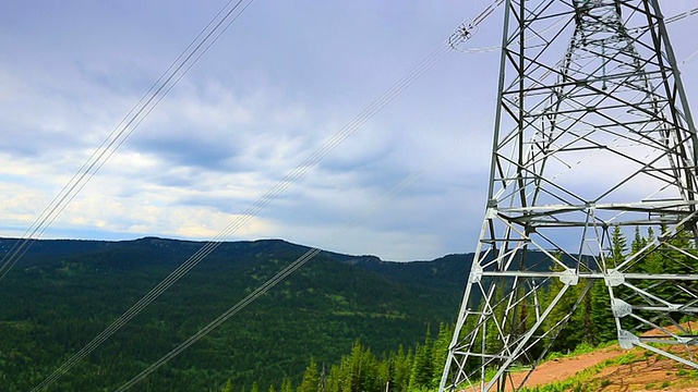 高山高压电线视频素材