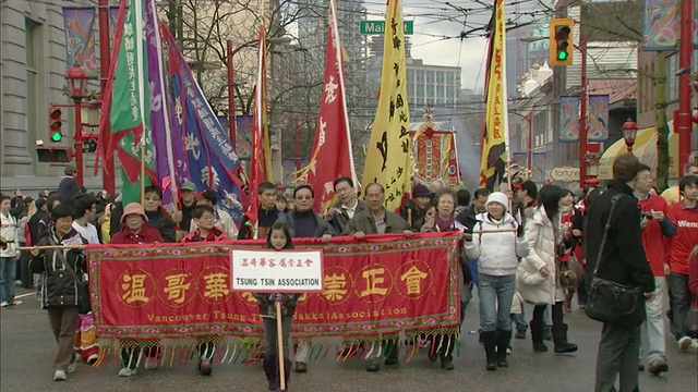 在加拿大不列颠哥伦比亚省温哥华，中国新年游行视频素材