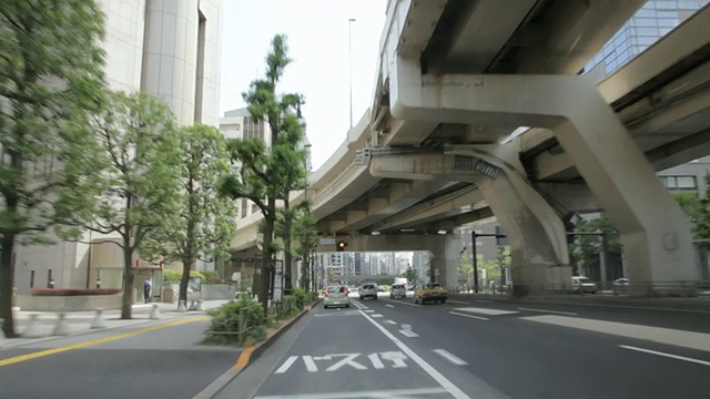 日本东京西新宿附近的交通状况视频素材