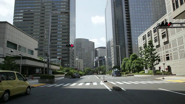 日本东京西新宿附近的交通状况视频素材