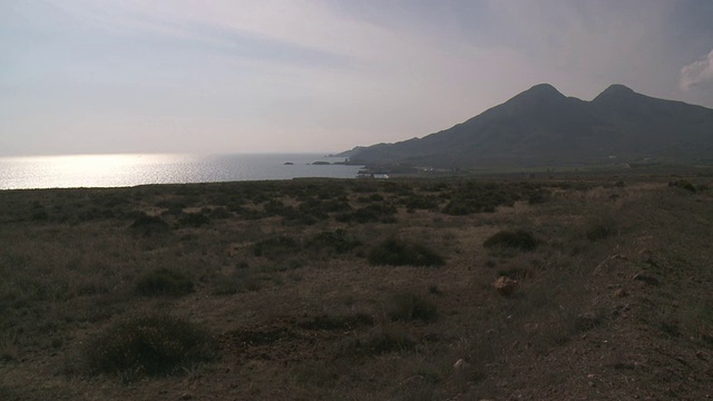 Cabo de Gata海岸线附近的Cabo de Gata自然公园/尼贾尔，安达卢西亚，西班牙视频素材