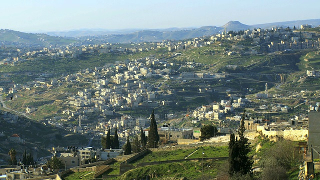 WS摄于东耶路撒冷和被占领领土的阿拉伯村庄-al shaykh, at-tur,wadi kadum /耶路撒冷，犹太，以色列视频素材