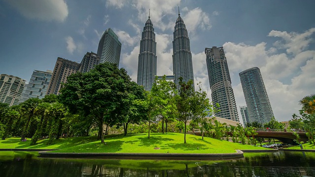 马来西亚KLCC /吉隆坡夜市MS /L View of Nightfall at KLCC /吉隆坡视频素材