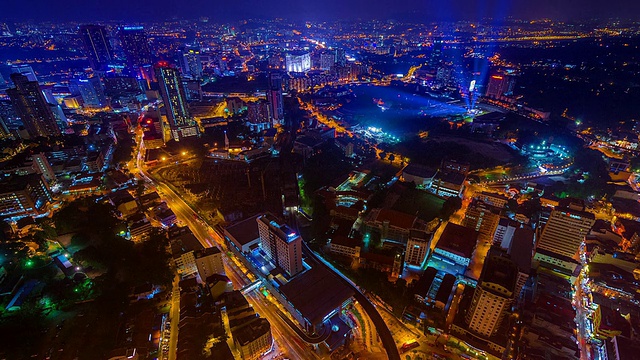 这是马来西亚吉隆坡夜间时间广场的胜利景色视频素材