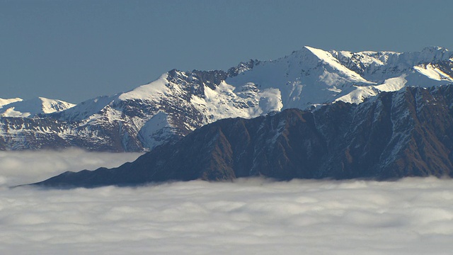 冠峰逆温层视频素材