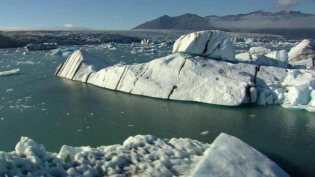 冰岛Jokulsarlon冰山的WS鸟瞰图视频素材