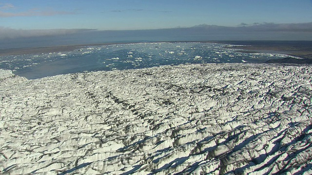 冰岛Jokulsarlon冰川的WS AERIAL ZI视图视频素材