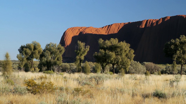 澳大利亚Ayers rock / Northern Territory的静态北立面WS视图视频素材