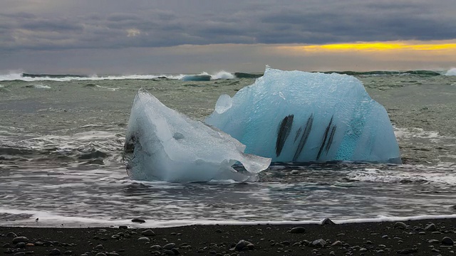 Jokulsarlon海滩，Vatnatjokull冰川，南冰岛，冰岛，欧洲视频素材