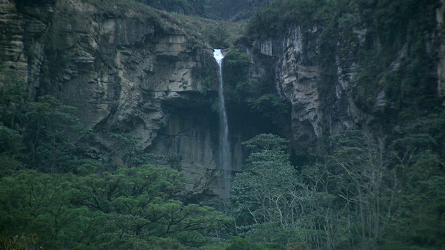 秘鲁，哥塔瀑布[哥塔瀑布][PerÃº]视频素材