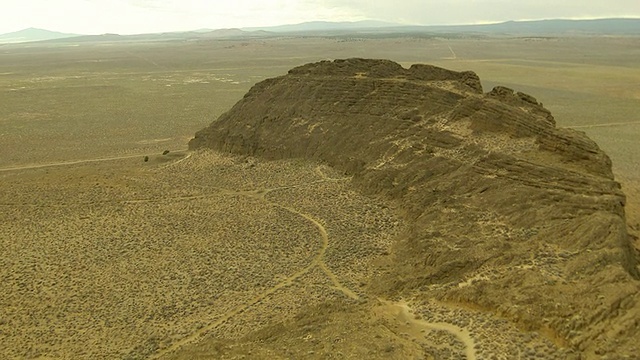 WS鸟瞰图Fort Rock火山岩层/俄勒冈州，美国视频素材