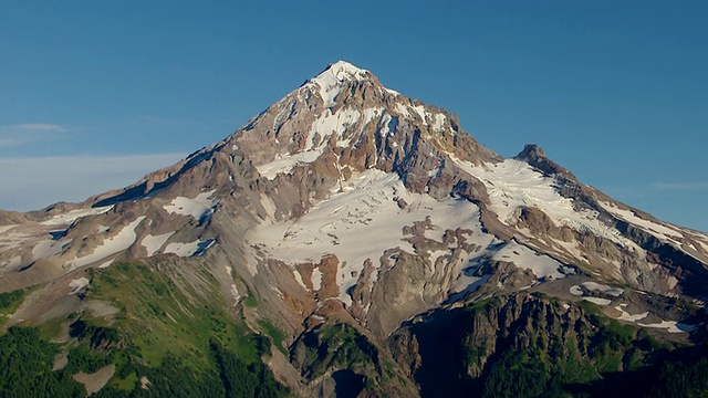 MS AERIAL ZI胡德山推进雪峰/俄勒冈州，美国视频素材