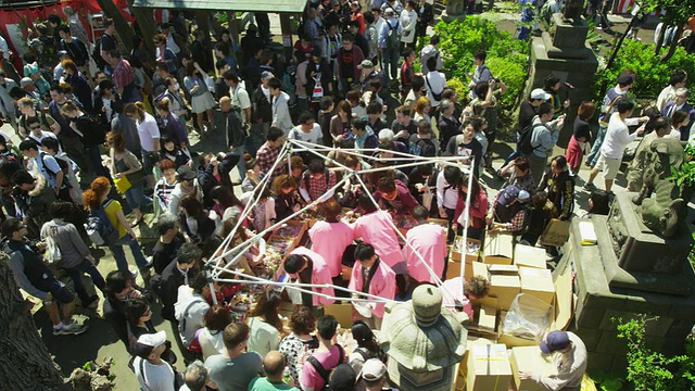 卡那马拉祭吸引了很多游客视频素材