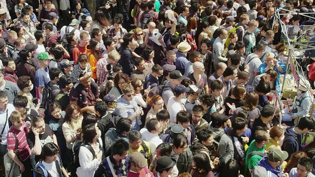 卡那马拉祭吸引了很多游客视频素材