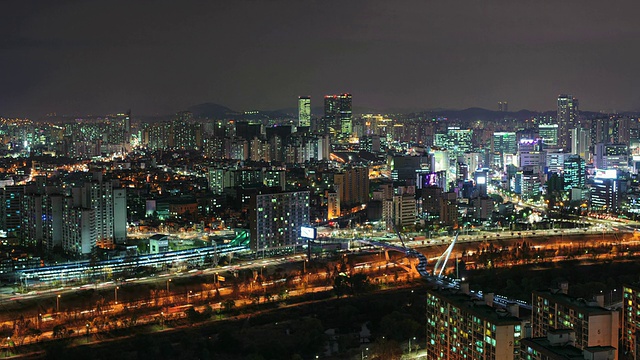 韩国首尔Yeouido saetgang大桥夜间景观视频素材