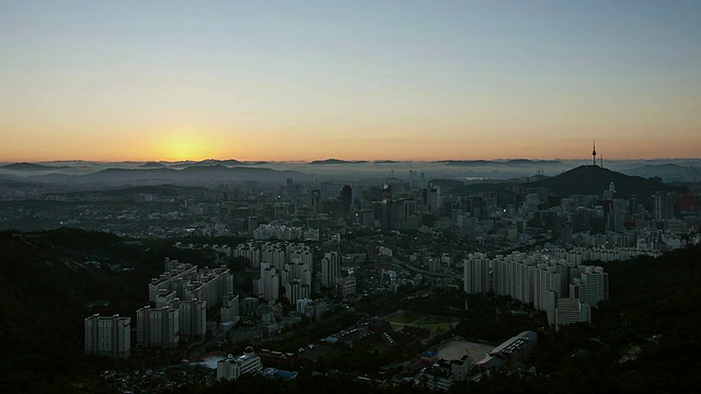 日出时的城市景观/首尔，韩国视频素材