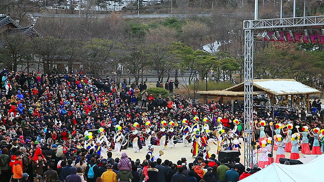 MS韩国传统音乐表演团体在韩国首尔南山民俗村音频表演的照片视频素材