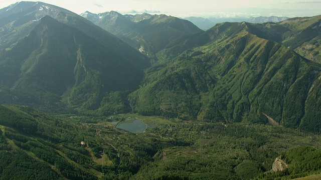 美国科罗拉多州pitkin县的山脉和山峰的WS鸟瞰图视频素材