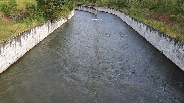 坝的水流视频素材