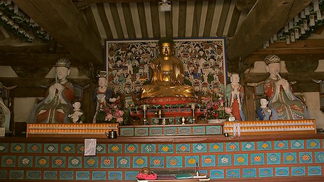 韩国忠清南道格西姆萨寺/修山佛寺的潘女士佛像视频素材