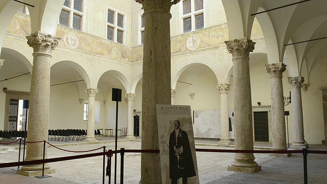 MS Shot of Palazzo Piccolomini and Bishop palace / Pienza，托斯卡纳，意大利视频素材