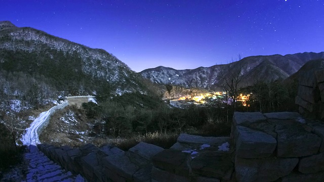 gongsangbuk do Mungyeong, Gomosanseong山堡垒夜间拍摄，韩国视频素材