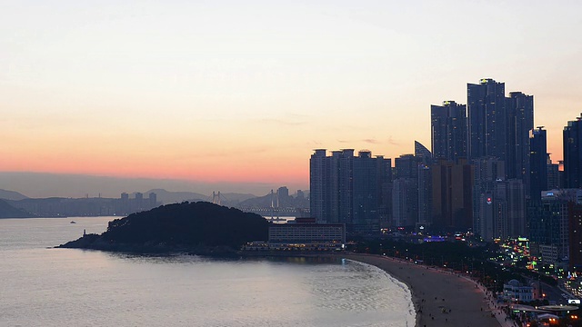 日落时的海云台海滩/釜山，韩国视频素材