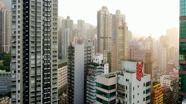 T/L摩天大楼在香港市中心日夜转换视频素材