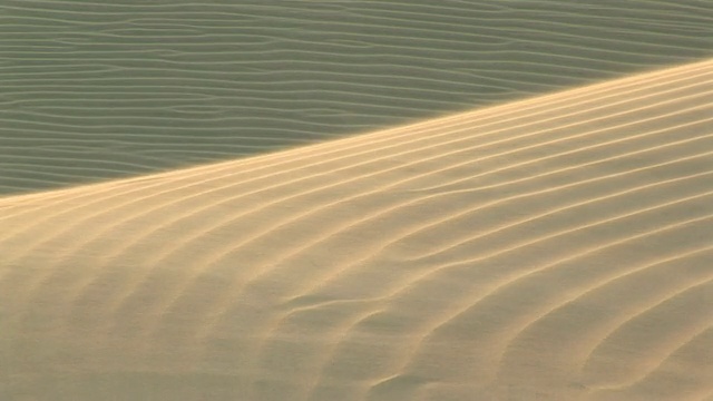 WS沙丘受风影响的沙子细节/ Ilha dos Lencois, Maranhao，巴西视频素材