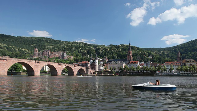 内卡尔河/海德堡，Baden-WÃ¼rttemberg，德国，海德堡WS景观和游船视频素材