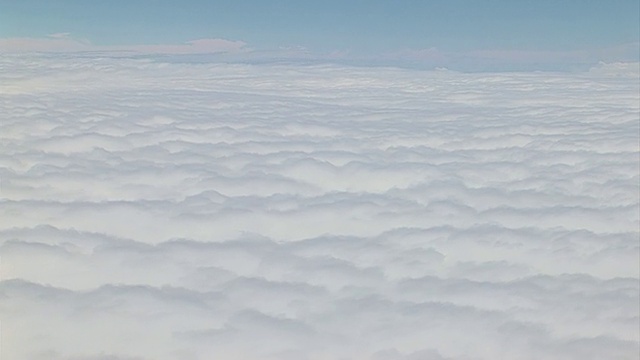 高空鸟瞰图俯瞰云毯/悉尼，新南威尔士州，澳大利亚视频素材