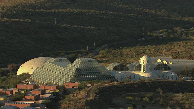 WS空中生物圈II建筑和结构/亚利桑那州图森，美国视频素材