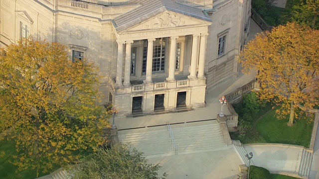 MS TS ZO航拍外部柱子和Severance Hall / Cleveland，俄亥俄州，美国视频素材