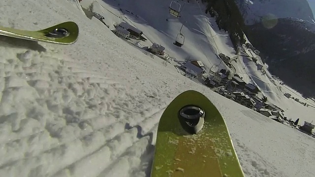 在高山景观中滑雪视频素材