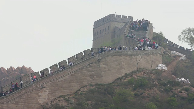 游客在八达岭长城的WS视图/北京，中国视频素材