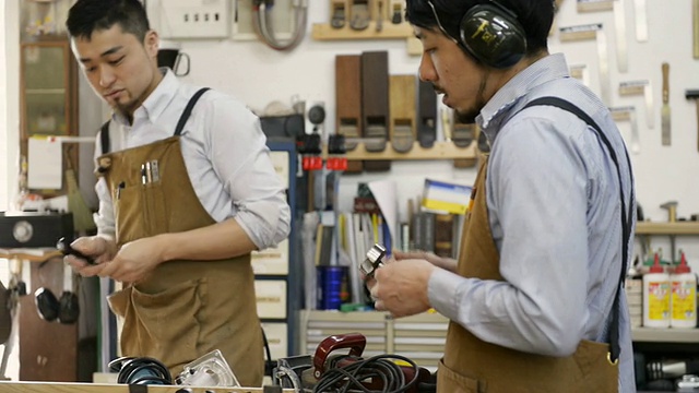 这是一组木工在日本京都工作的照片视频素材