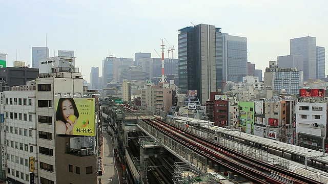 正在建设的铁路/日本东京Shinanomachi视频素材