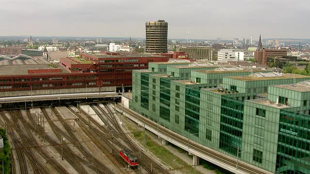 瑞士苏黎世，巴塞尔SBB市，有aeschbachplatz, St. Alban区和hardstrasse / Wadenswil视频素材