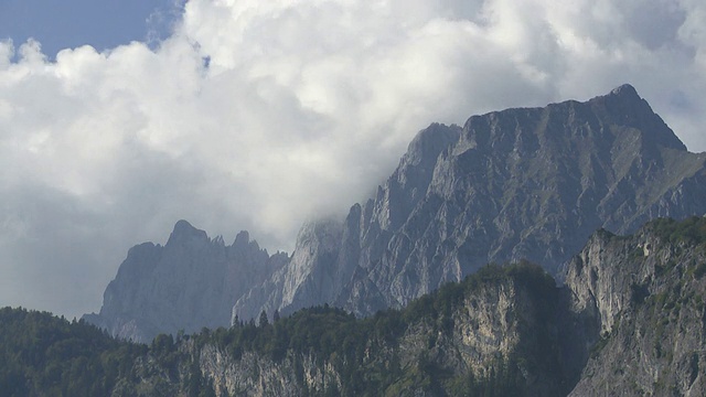 高山上空的高清云(延时)视频素材