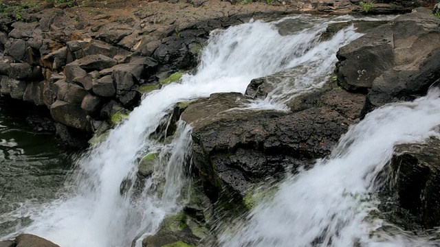 Hoopii Falls / Kapaa，考艾岛，夏威夷，美国视频素材